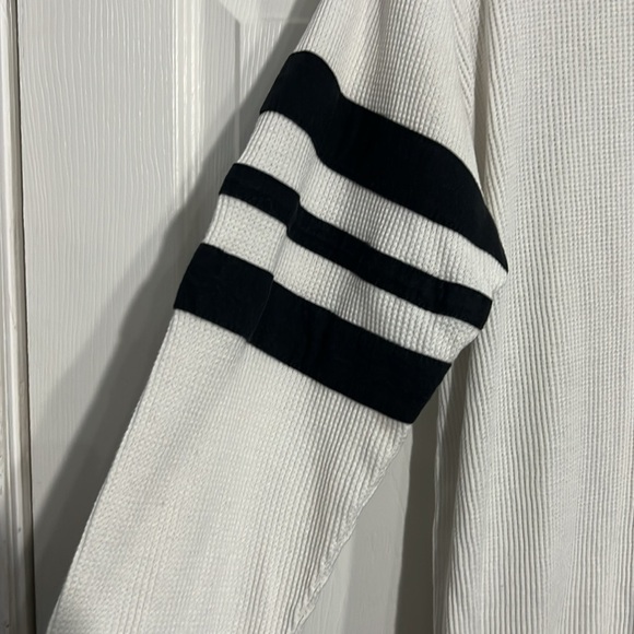 COOGI Men’s Waffle Knit Varsity Stripe Sweater- White & Black - Size XL - Picture 3 of 8